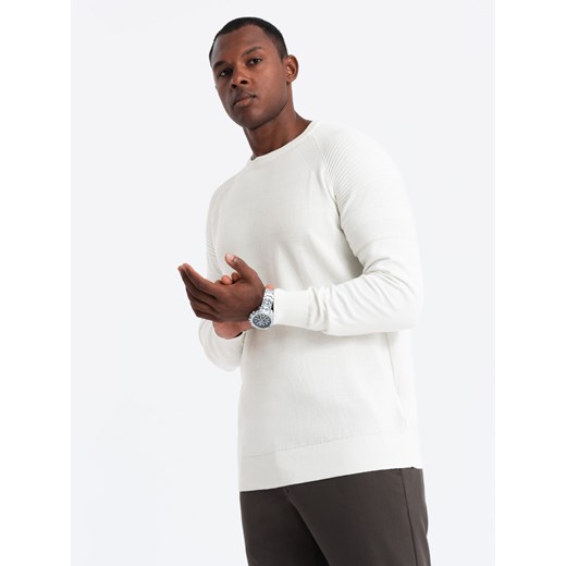 Sweter męski raglan z prążkowanymi rękawami – biały V1 OM-SWSW-0144 ze sklepu ombre w kategorii Swetry męskie - zdjęcie 176265907
