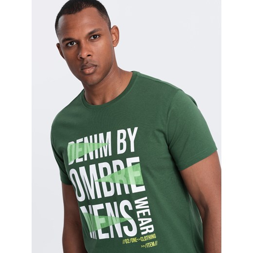 Bawełniany męski t-shirt z dużym napisem – zielony V1 OM-TSPT-0193 ze sklepu ombre w kategorii T-shirty męskie - zdjęcie 176277747