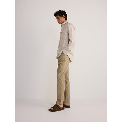 Reserved - Spodnie chino slim fit - beżowy ze sklepu Reserved w kategorii Spodnie męskie - zdjęcie 176289209