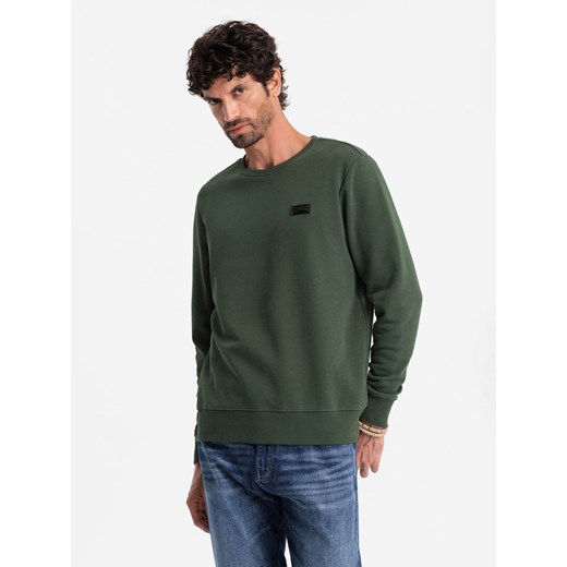 Nierozpinana dresowa bluza męska z metalowym pinem – ciemnozielona V4 OM-SSNZ-0136 ze sklepu ombre w kategorii Bluzy męskie - zdjęcie 176291438