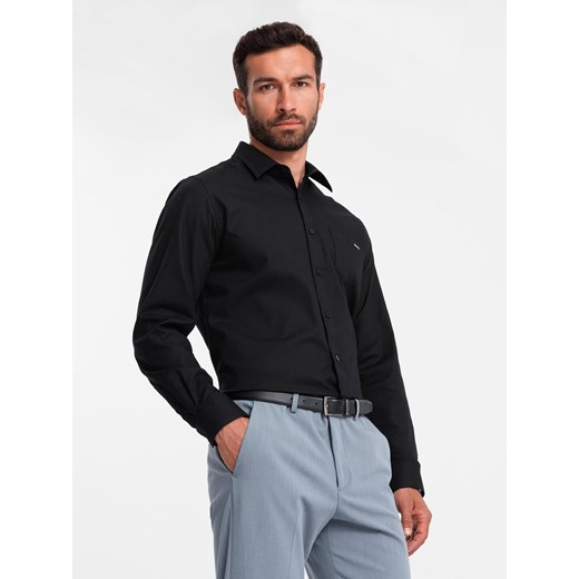 Bawełniana męska koszula z kieszenią REGULAR FIT - czarna V1 OM-SHCS-0147 ze sklepu ombre w kategorii Koszule męskie - zdjęcie 176291509