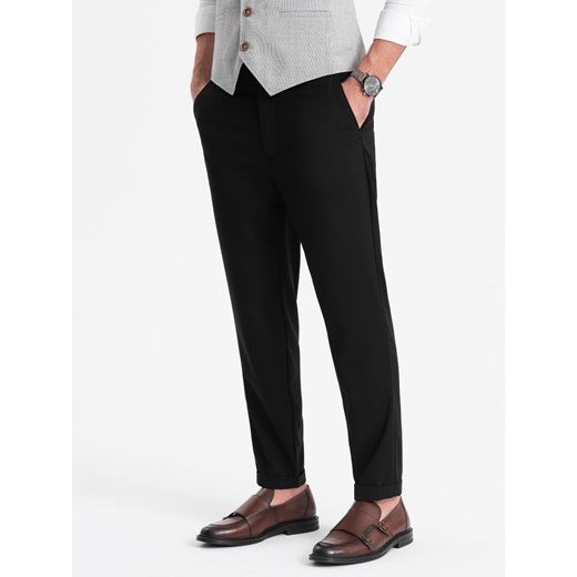 Męskie spodnie chino REGULAR FIT z gumką w pasie – czarne V4 OM-PACP-0157 ze sklepu ombre w kategorii Spodnie męskie - zdjęcie 176301007