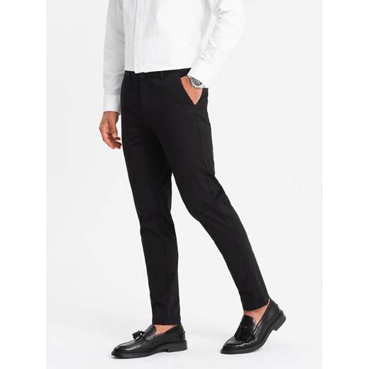 Jednolite męskie spodnie chinosy SLIM FIT – czarne V5 OM-PACP-0183 ze sklepu ombre w kategorii Spodnie męskie - zdjęcie 176304357