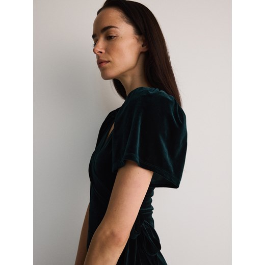 Sukienka Reserved w serek mini 