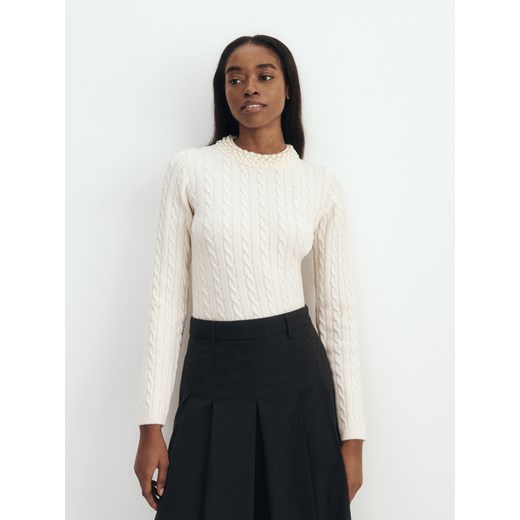 Sweter damski beżowy Reserved z okrągłym dekoltem