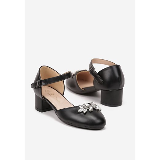 Czarne Balerinki na Niskim Słupku Zapinane na Sprzączkę Ozdobione Aplikacją z 35 okazja born2be.pl