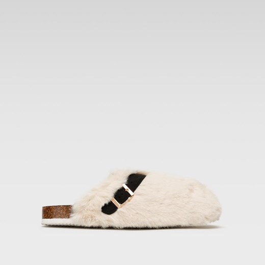 Kapcie Home&Relax AGK21707 ze sklepu ccc.eu w kategorii Kapcie damskie - zdjęcie 176372226