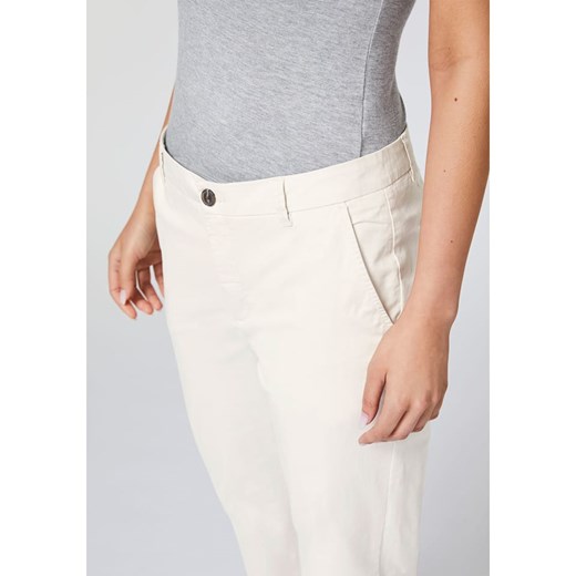 Polo Sylt Spodnie chino w kolorze kremowym Polo Sylt 42 wyprzedaż Limango Polska
