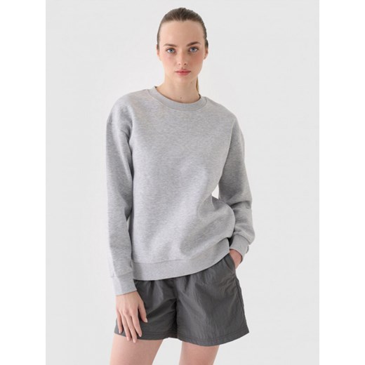 Damska bluza nierozpinana bez kaptura Outhorn OTHWAW24TSWSF1682 - szara ze sklepu Sportstylestory.com w kategorii Bluzy damskie - zdjęcie 176421656