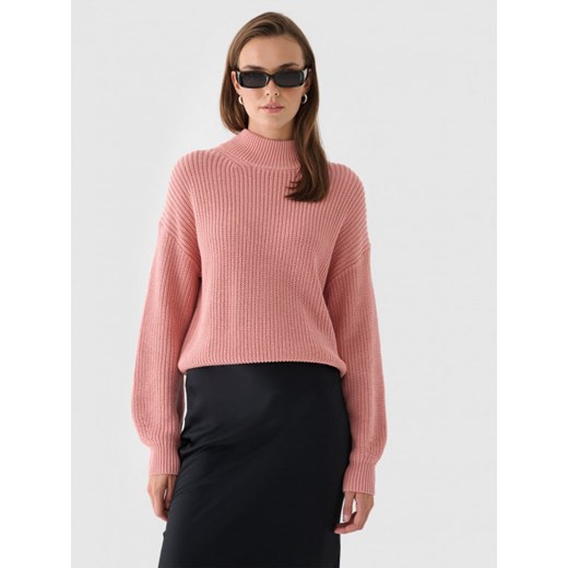 Damski sweter Outhorn OTHWAW24TSWEF089 - różowy ze sklepu Sportstylestory.com w kategorii Swetry damskie - zdjęcie 176421795