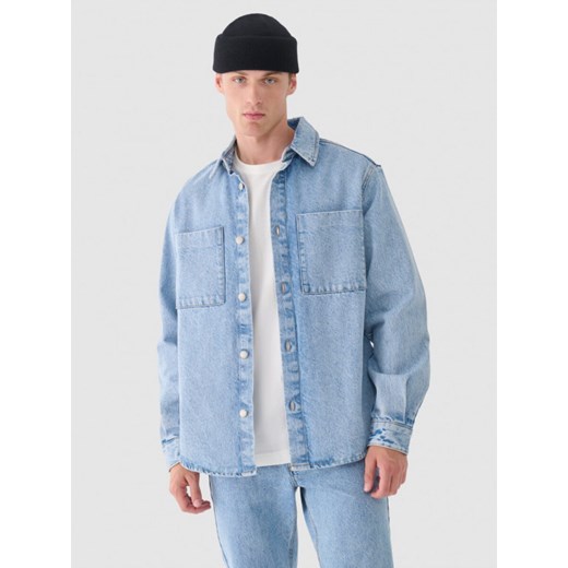 Męska koszula jeansowa Outhorn OTHWAW24TSHIM074 - niebieska ze sklepu Sportstylestory.com w kategorii T-shirty męskie - zdjęcie 176422079
