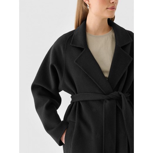 Damski płaszcz z wełną Outhorn OTHWAW24TCOUF027 - czarny Outhorn XL Sportstylestory.com