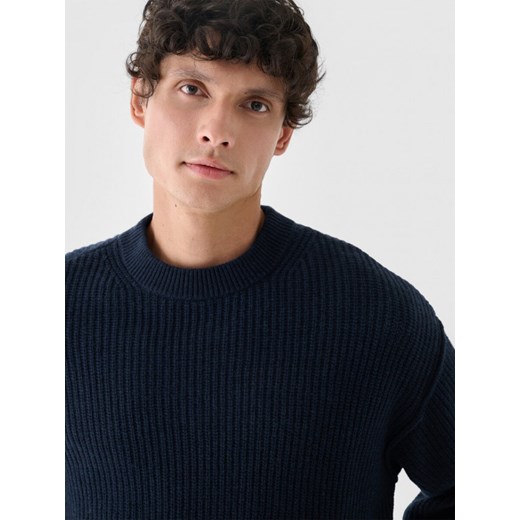 Męski sweter wełniany Outhorn OTHWAW24TSWEM100 - granatowy Outhorn M Sportstylestory.com