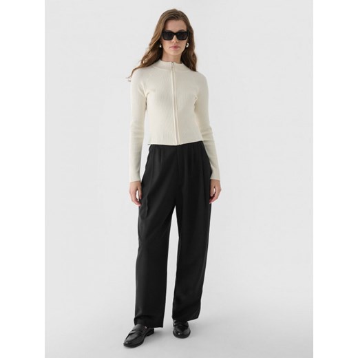 Damskie spodnie casual tkaninowe Outhorn OTHWAW24TTROF1224 - czarne ze sklepu Sportstylestory.com w kategorii Spodnie damskie - zdjęcie 176422898