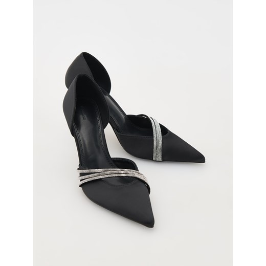 Reserved - Czółenka z ozdobnymi paskami - czarny Reserved 40 Reserved