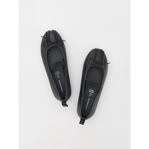 Reserved - Skórzane balerinki z kokardką - czarny Reserved 37 Reserved