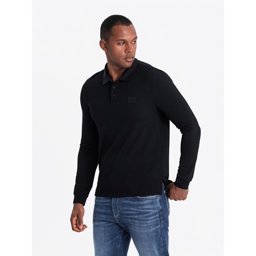 Strukturalny męski longsleeve polo z naszywką – czarny V1 OM-POLS-0131 ze sklepu ombre w kategorii T-shirty męskie - zdjęcie 176444426