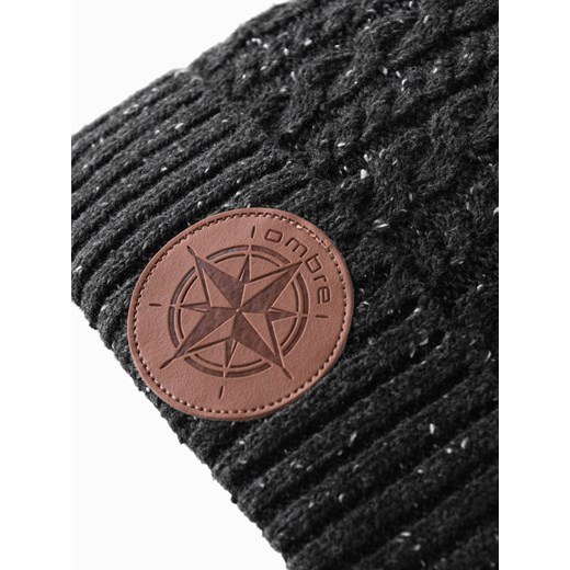 Męska czapka beanie z okrągłą tłoczoną naszywką – grafitowa V1 OM-ACWH-0121 uniwersalny ombre promocja