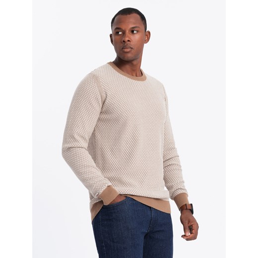 Sweter męski dzianinowy RELAXED FIT we wzory – jasnobrązowy V3 OM-SWSW-0111 ze sklepu ombre w kategorii Swetry męskie - zdjęcie 176445339