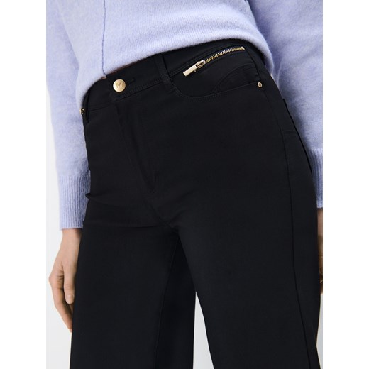 Mohito - Czarne spodnie z szeroką nogawką - czarny Mohito 40 Mohito