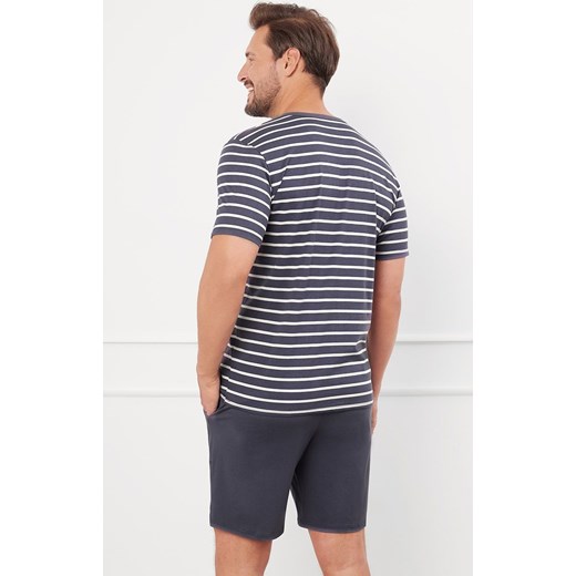 Piżama męska na krótki rękaw i krótkie spodnie grafitowe Bert, Kolor grafitowy-wzór, Rozmiar M, Italian Fashion ze sklepu Intymna w kategorii Piżamy męskie - zdjęcie 176556577