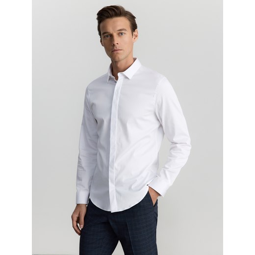Reserved - Gładka koszula super slim fit - biały ze sklepu Reserved w kategorii Koszule męskie - zdjęcie 176564597