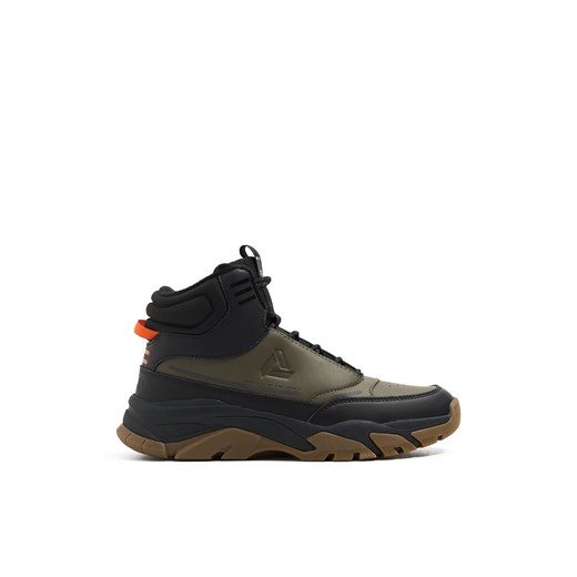 Cropp - Oliwkowe wysokie sneakersy na zimę - zielony ze sklepu Cropp w kategorii Buty sportowe męskie - zdjęcie 176574645