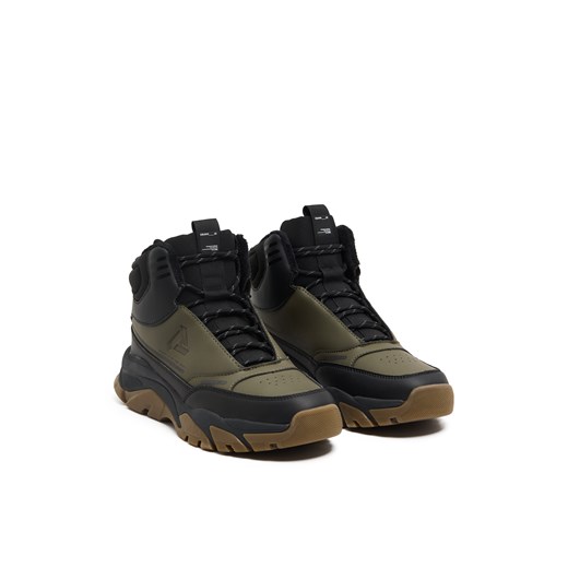 Cropp - Oliwkowe wysokie sneakersy na zimę - zielony Cropp 43 Cropp