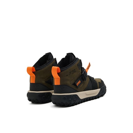 Cropp - Sznurowane sneakersy z zatrzaskiem - zielony Cropp 41 Cropp