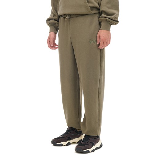 Cropp - Dresowe joggery comfort fit - zielony ze sklepu Cropp w kategorii Spodnie męskie - zdjęcie 176576615
