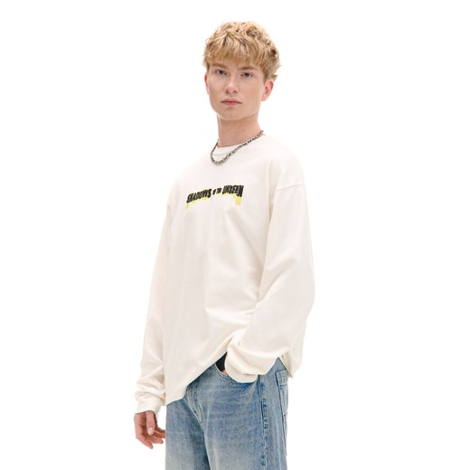 Cropp - Koszulka longsleeve z autorskimi nadrukami - kremowy ze sklepu Cropp w kategorii T-shirty męskie - zdjęcie 176577265