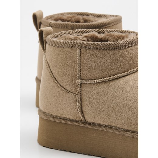 Cropp - Beżowe krótkie śniegowce - beżowy Cropp 37 Cropp