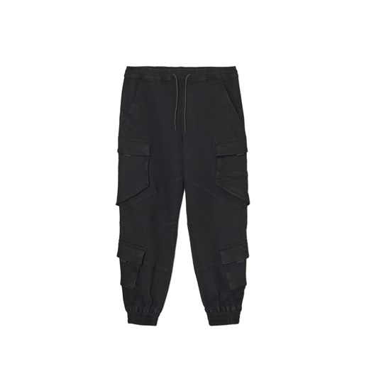 Cropp - Jeansowe joggery z wieloma kieszeniami - czarny ze sklepu Cropp w kategorii Spodnie męskie - zdjęcie 176578979