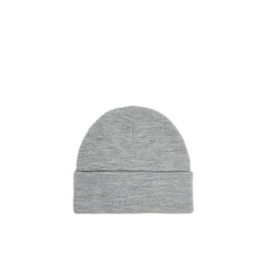 Cropp - Jasnoszara czapka beanie z naszywką - jasny szary ze sklepu Cropp w kategorii Czapki zimowe męskie - zdjęcie 176579425