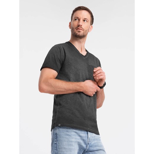 Męski t-shirt V-neck o pręgowanej strukturze z kieszonką – czarny V6 OM-TSCT-22SS-002 ze sklepu ombre w kategorii T-shirty męskie - zdjęcie 176595139