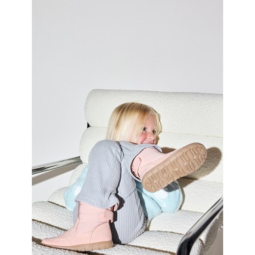 Reserved - Ocieplane botki z zapięciem na rzep - brudny róż Reserved 27 Reserved