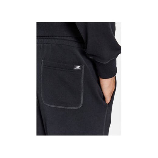 New Balance Spodnie dresowe NB Essentials Sweatpant MP33509 Czarny Regular Fit New Balance M MODIVO