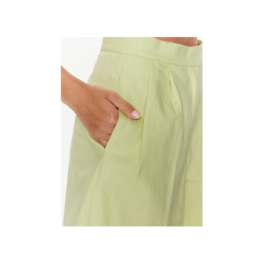 Edited Szorty materiałowe EDT7039001 Zielony Casual Fit Edited 34 MODIVO