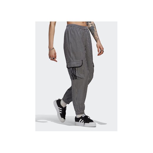 adidas Spodnie materiałowe Gingham HB9456 Czarny Loose Fit 34 MODIVO