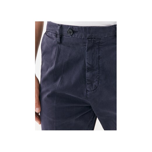 Guess Chinosy M3YB27 WFIO3 Granatowy Slim Fit Guess 32_30 MODIVO