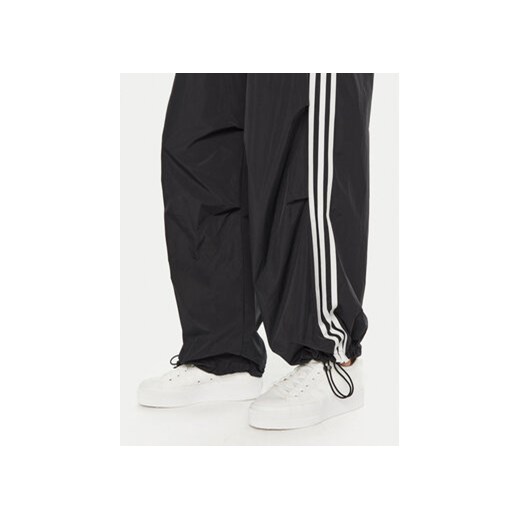 adidas Spodnie dresowe 3-Stripes Woven Parachute IY7251 Czarny Loose Fit XL MODIVO