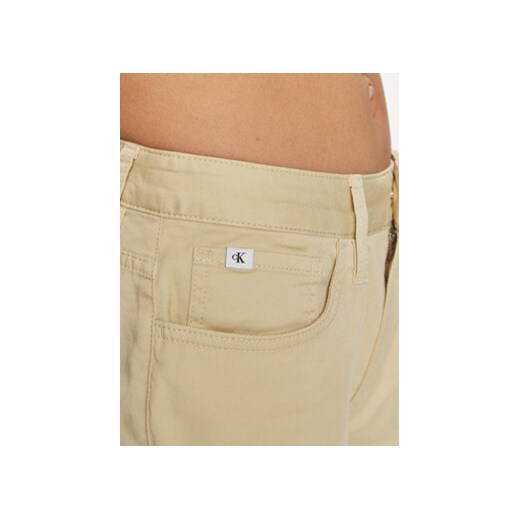 Calvin Klein Jeans Szorty materiałowe J20J223135 Beżowy Mom Fit XS MODIVO