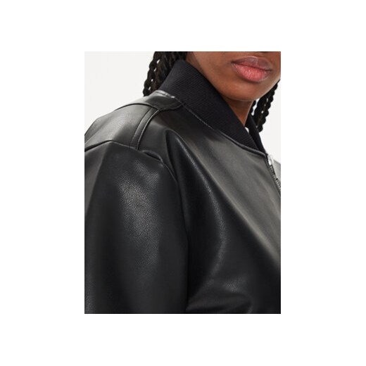 Calvin Klein Jeans Kurtka z imitacji skóry J20J223546 Czarny Regular Fit XS MODIVO