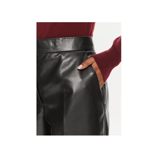 Calvin Klein Spodnie skórzane K20K207083 Czarny Straight Leg Calvin Klein 34 MODIVO