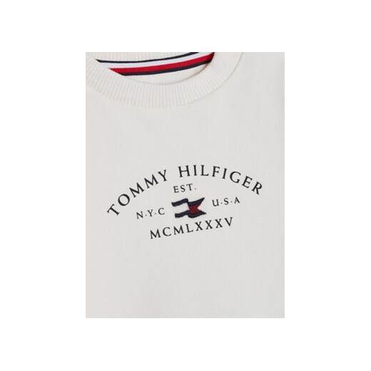 Tommy Hilfiger Dres Essential KN0KN01939 Biały Regular Fit Tommy Hilfiger 74 MODIVO
