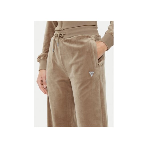 Guess Spodnie dresowe V3BB26 KBXI2 Beżowy Regular Fit Guess S MODIVO