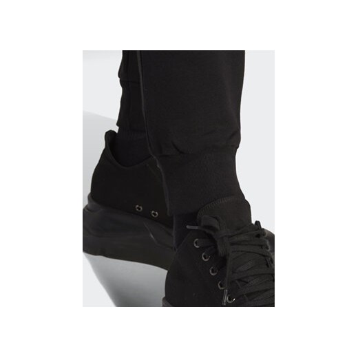 adidas Spodnie dresowe IA6457 Czarny Regular Fit XS MODIVO