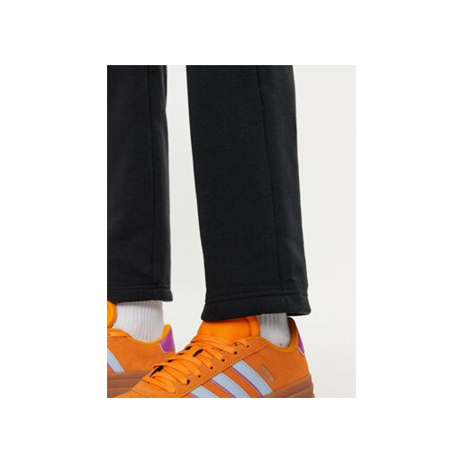 adidas Spodnie dresowe Essentials Small Logo IW0221 Czarny Regular Fit S MODIVO