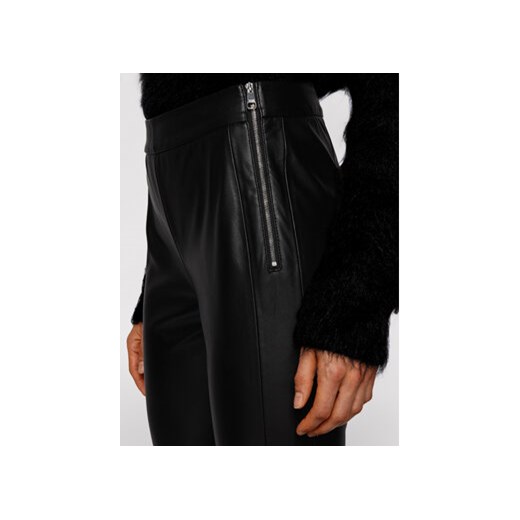 Boss Spodnie z imitacji skóry C_Talegy 50437966 Czarny Slim Fit 34 MODIVO