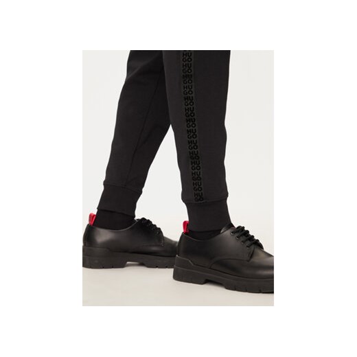 Hugo Spodnie dresowe Disland 50521407 Czarny Regular Fit S MODIVO